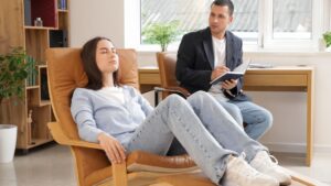 11 Ways Brainspotting is Like Hypnosis